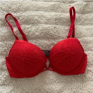 Red Lace Victorias Secret Bombshell Bra